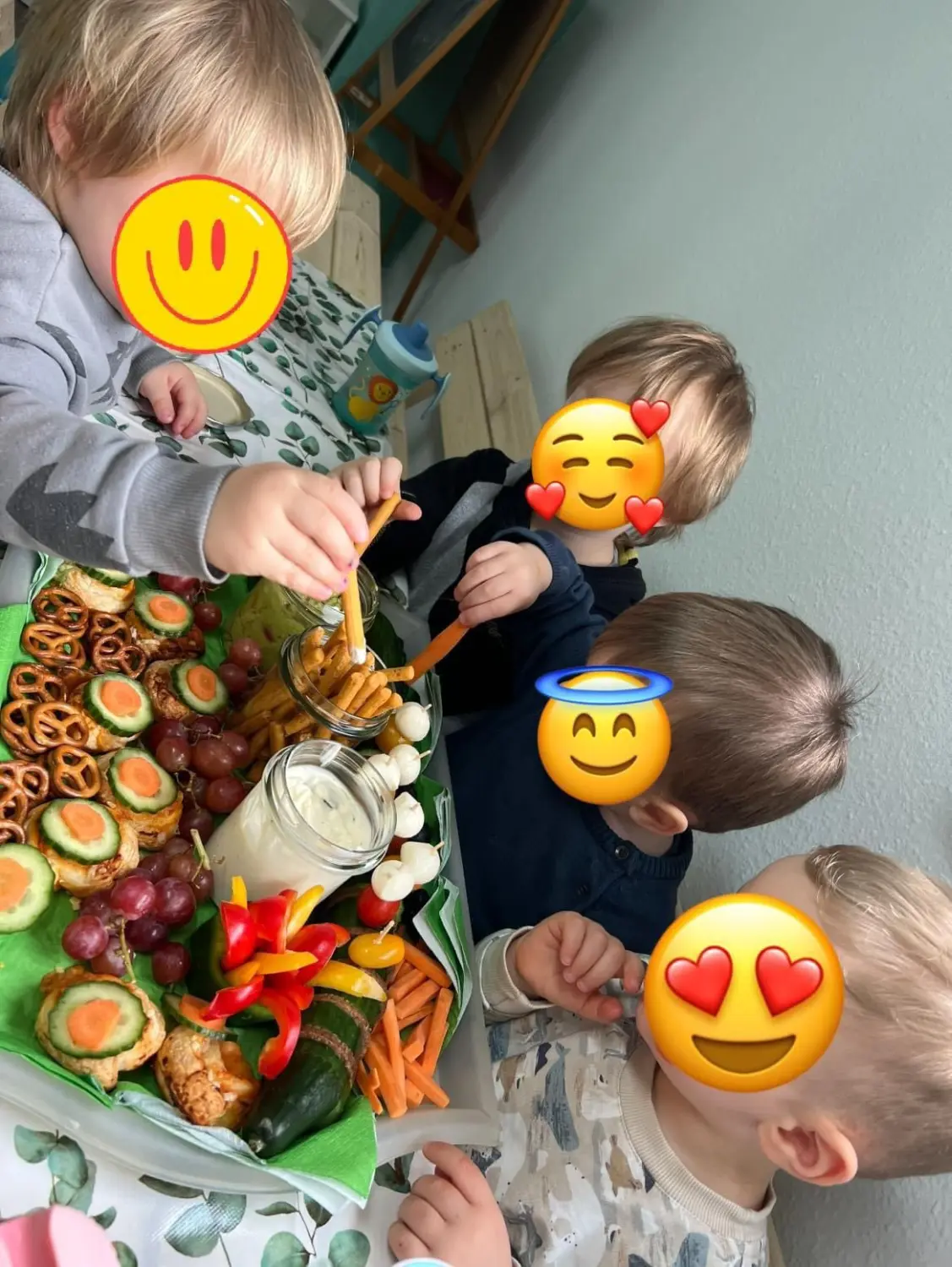 Kinder spielen von Lisa Beck Kindertagespflege