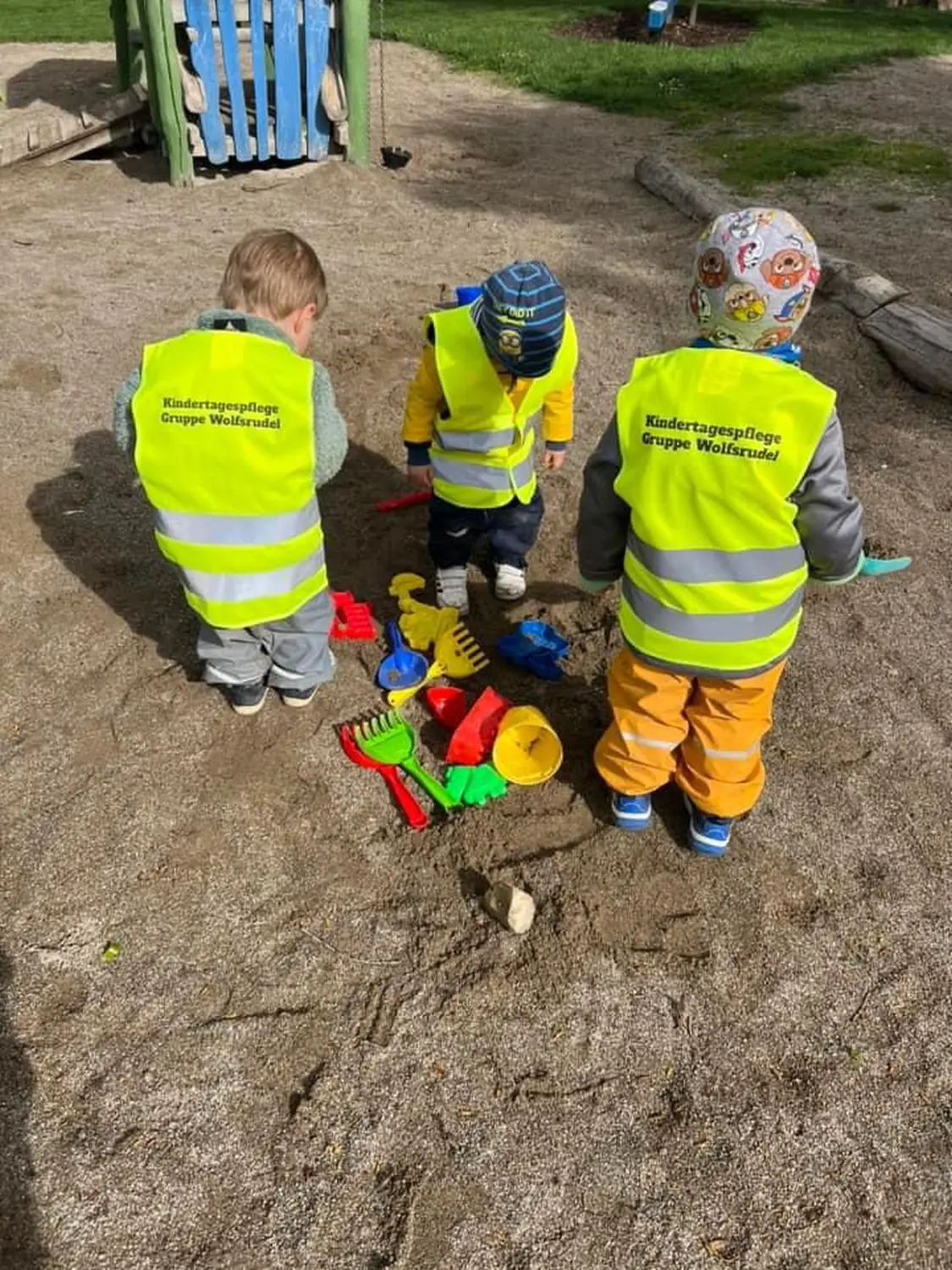 Kinder sind im Dschungel von Lisa Beck Kindertagespflege